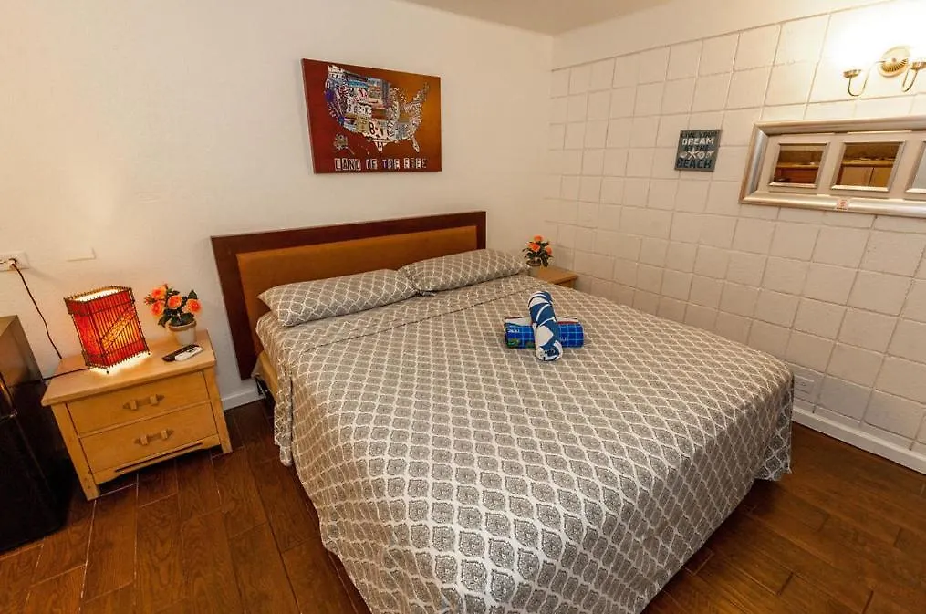 The Beach Waikiki Boutique Hostel Honolulu USA
