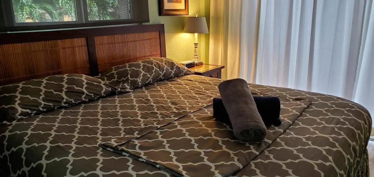 The Beach Waikiki Boutique Hostel ホノルル
