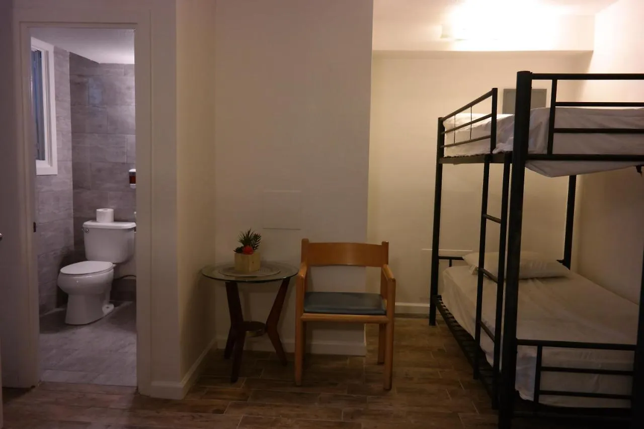 The Beach Waikiki Boutique Hostel ホノルル