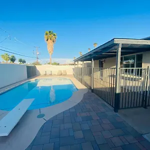 https://tempe-getaway.hotelsofphoenix.com