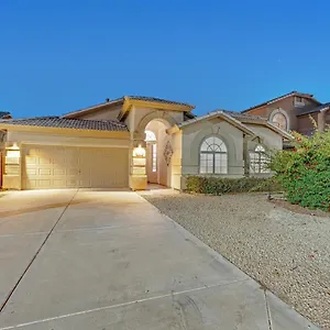 https://pura-vida.hotelsofphoenix.com